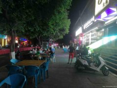 已转＊＊＊＊＊老城区金沙广场夜宵店2.98万转让