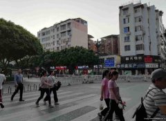 已转＊＊＊＊＊＊翠柏大道小吃店转让