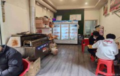 已转* * * * * * 老城区抗建路烧烤店转让，接手可营