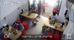 西区山水原著小区门口面馆转让