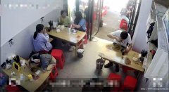 西区山水原著小区门口面馆转让