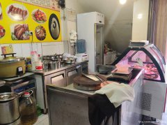 老城区滨江国际小区门口烧腊饭转让，接手可营业
