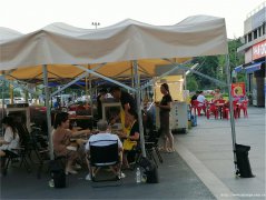 已转* * * * * * *下江北大学门口餐饮店转让，接手