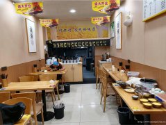 下江北邦泰社区小区大门口面馆转让，接手可营业
