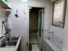 南岸新三中学校门口空门面出租，适合各行各业