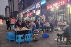西区邦泰天誉十字路口串串店转让，接手可营业
