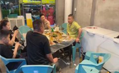 南岸莱茵河畔烧烤店急转，