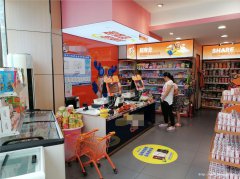 叙州区城中央一线品牌零食店转让，接手可营业