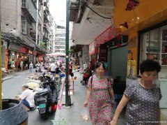 老城区学盛街空门面出租，农贸市场进出口