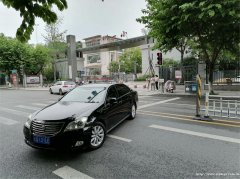西区远达春天里空门面出租，旁边有学校农贸市场
