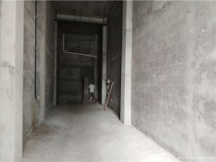 上江北吾悦广场对面空门面出租