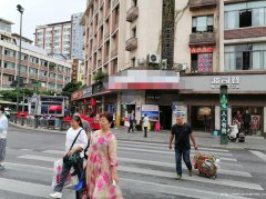 老城区人民路奶茶店转让，