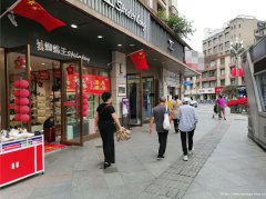 老城区人民路奶茶店转让，接手可营业