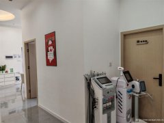 叙州区鹭湖宫美容美甲店转让，接手可营业