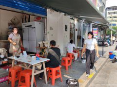 已转* * * * * *老城区一中门口面馆转让，接手可营业