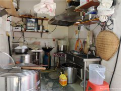 已转* * * * * *老城区一中门口面馆转让，接手可营业