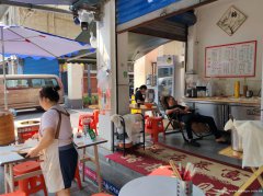 已转* * * * * *老城区一中门口面馆转让，接手可营业