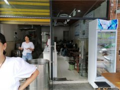 已转* * * * * *西区鑫菁英十字路口面馆1万5急转