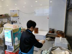 西区缇香湾大门口早餐中餐店转让，接手可营业