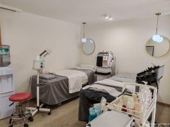 已转* * *  ** * * *南岸莱茵河畔美容院转让