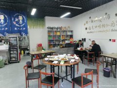 下江北装备城餐饮店转让，接手可营业