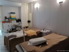 南岸中山生态园小区门口美容养生馆转让，接手可营业