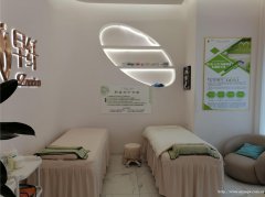 南岸莱茵河畔小区门口美容院转让，接手可营业