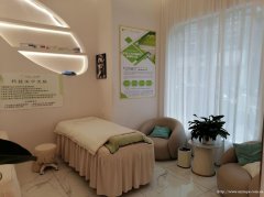 南岸莱茵河畔小区门口美容院转让，接手可营业