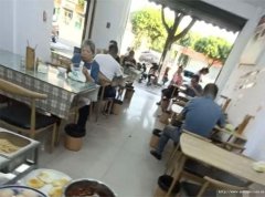 南岸东区长江大道面馆转让，接手可营业