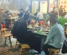 西区长江之滨火锅店转让，接手可营业