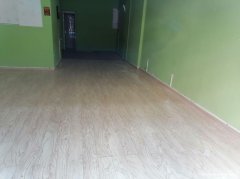 编号80，上江北伊顿公馆小区门口空门面出租