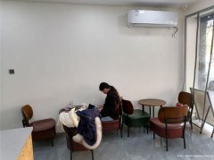 编号82，南岸航天路中段旺铺急转，适合各行各业