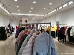 编号117，叙州区鹭湖宫小区大门口服装店转让或空转