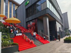 编号150，西区宜宾天地服装店急转