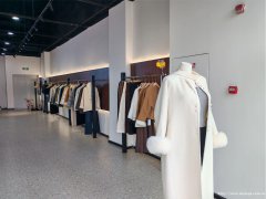 编号150，西区宜宾天地服装店急转