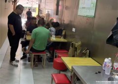 已转* * * * * * * *下江北地中海蓝湾面馆转让