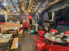 已转* * * * * * * * *西区公馆三号餐饮店低价