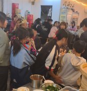 已转* * * * * * * * *西区公馆三号餐饮店低价