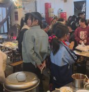 已转* * * * * * * * *西区公馆三号餐饮店低价