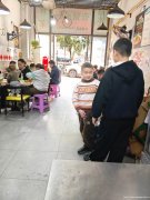 编号89，拉菲小区门口冒菜店转让