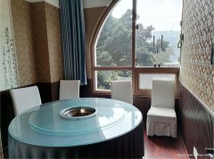 编号222，老城区金帝庄园餐饮店短租