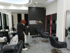 编号224，下江北邦泰社区大门口空门面出租或分租