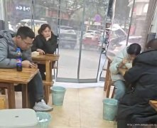 编号284，老城区建设路早餐店急转