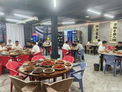编号303，南岸东区亮点启辰餐饮店急转，，，，，