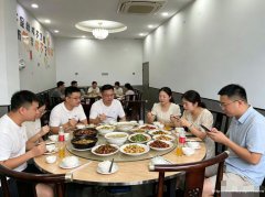已转* * * * * *下江北卓越城中餐店转让