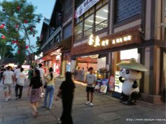 编号318，老城区冠英古街餐饮店急转