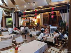 编号318，老城区冠英古街餐饮店急转