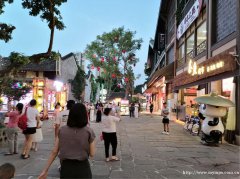编号318，老城区冠英古街餐饮店急转