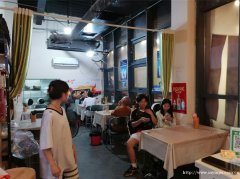 编号318，老城区冠英古街餐饮店急转